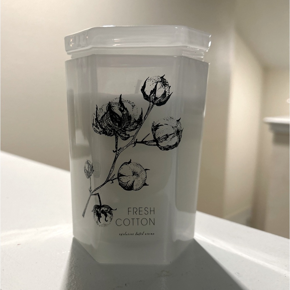 Aroma Villa Fresh Cotton Candle 12oz